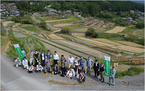 「岐阜県恵那市・坂折の棚田稲刈り体験」1